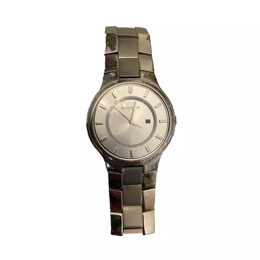 Kenneth Cole U54-03-KC3442 - timepiece that combines luxury with practicality